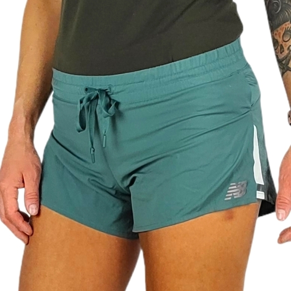 New Balance Active Shorts Size X Small Green Lined - Picture 1 of 4